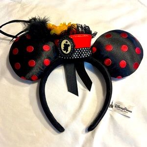 Disney, Mickey/Minnie ears.